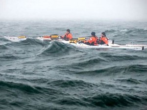 Trys baidarininkai Baltijos jūra į Švediją plaukė 2010-aisiais. (ve.lt nuotr.)