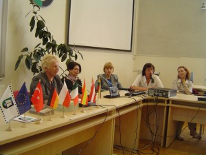 Projekto dalyvius Savivaldybėje priėmė mero pavaduotoja S. Skutulienė (kairėje) (Oresto Lidžiaus nuotr.)