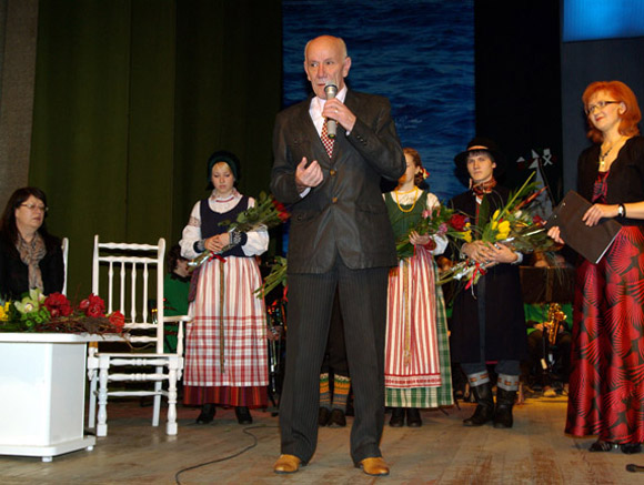 M. Smelevičius pagaliau sulaukė deramo įvertinimo - minint Lietuvos nepriklausomybės dieną, jam įteikta 'Sidabrinės nendrės' premija. (Edvardo Jurjono nuotr.)