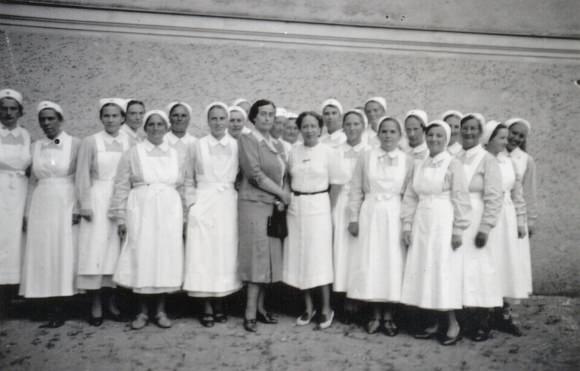 Medicinos seserys, xx a.3 - 4 dešimtmetis. (iš muziejaus fondų)