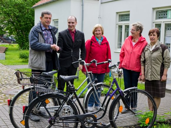 Šilutės TIC bus galima išsinuomoti du dviračius, kuriuos muziejui padovanojo bičiuliai iš Vokietijos. (Šilutės TIC nuotr.)