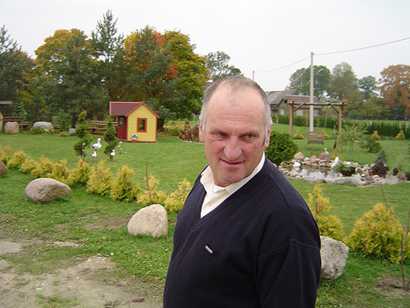 Prieš mėnesį laimėjęs 'Metų ūkio' konkursą Šilutės rajone, A. Kliučinskas dabar tapo dar ir respublikinio pažangiausio gyvulininkystės ūkio nugalėtoju. (silutesetazinios.lt archyvo nuotr.)